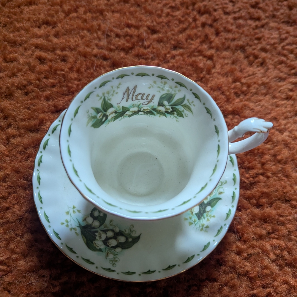Royal Albert Bone China Saucer with Lily of the Valley Design May Flower/Month
